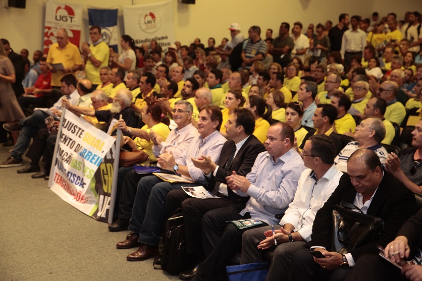 Sintrivest participa de audiência em Florianópolis que condena a terceirização